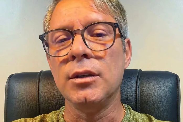 Cabo Bebeto homenageia bombeiros após resgate de adolescente e pai em Jacarecica