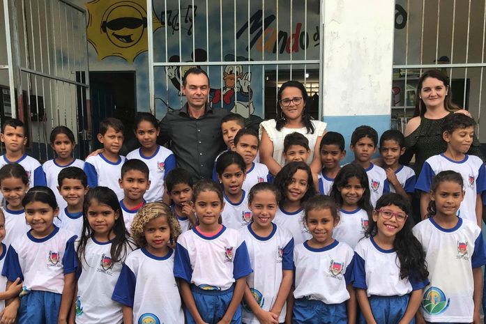 Prefeitura de Anadia inicia entrega de fardamentos para alunos da rede municipal de ensino