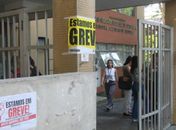 Governo propõe a servidores da educação reajuste de 9% em 2025; Sindicato classificou proposta de "irrisória e decepcionante"