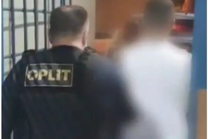 Professor de Geografia preso