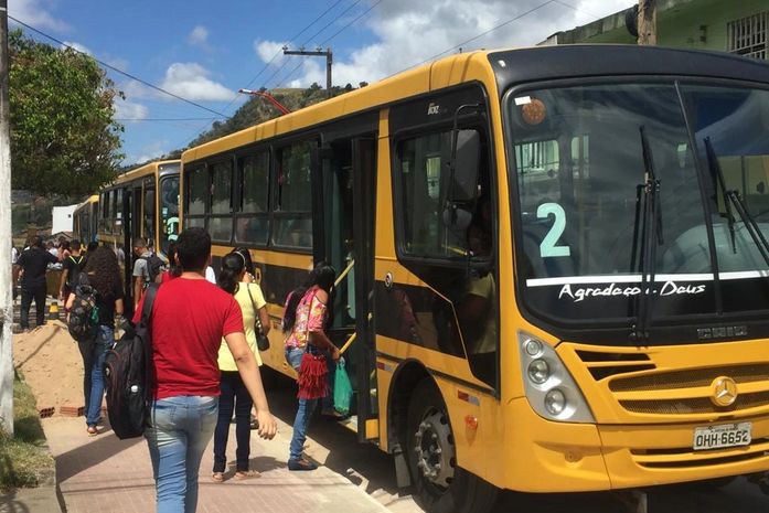 Prefeitura de Santana do Mundaú disponibiliza ônibus gratuito para inscritos do Enem