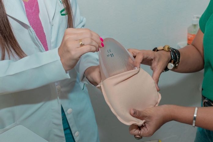 Pam Salgadinho disponibiliza prótese mamária externa para mulheres mastectomizadas