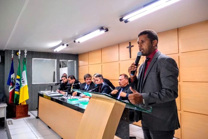 Vereador Willomaks da Saúde convoca secretário de Serviços Municipais e Gestor da Eleva para esclarecimentos sobre a coleta de lixo na cidade