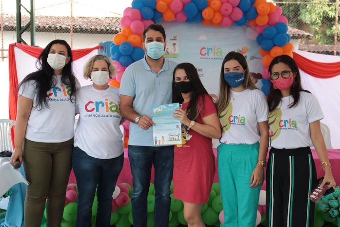 Prefeitura de Santana do Mundaú realiza lançamento do Programa Cria com a entrega de cartões a 57 gestantes