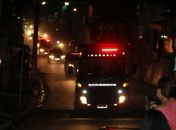 Sob aplausos, cortejo com corpos de militares deixa Joaquim Gomes e segue para Pernambuco
