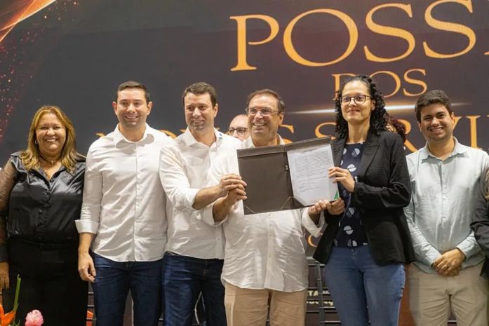 Prefeito Luciano dá posse a 317 aprovados em concurso e destaca papel do servidor da Educação na transformação da sociedade