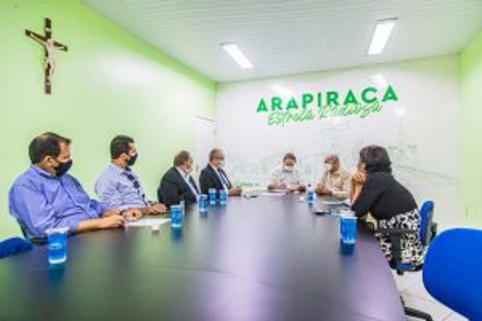 Enfrentamento à Covid-19: Prefeito Luciano Barbosa ouve demandas de Empresários e atacadistas em Arapiraca