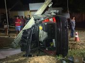 Jovem morre após colidir carro em poste, na AL-220