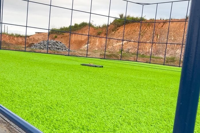 Obras do campo society do Alto das Colinas avançam em Taquarana