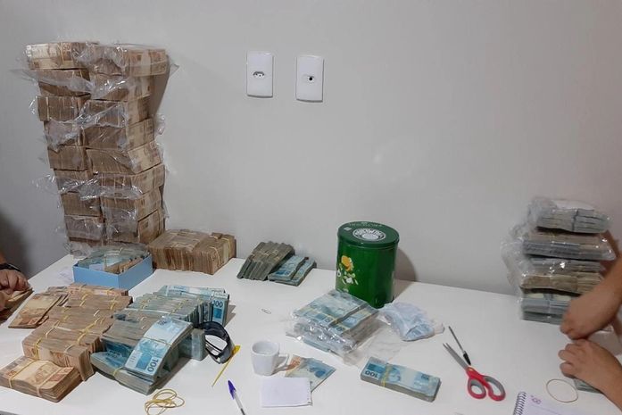 Operação Caixa Forte: PF cumpre cinco mandados de prisão em Alagoas contra facção criminosa