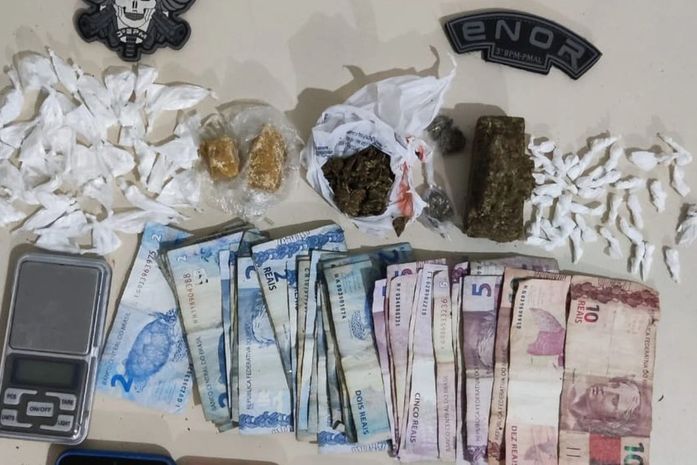 Dona de bar é presa após traficar drogas dentro de estabelecimento em Arapiraca