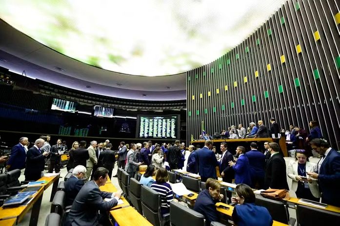 Proposta contra jornada 6x1 empaca no Congresso sem articulação do governo