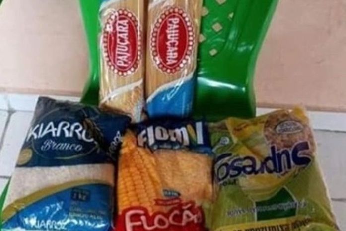 Messias: pais de alunos recebem "kit merenda" com apenas três tipos de alimento