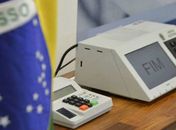 Congresso promulga emenda que adia eleições municipais para novembro