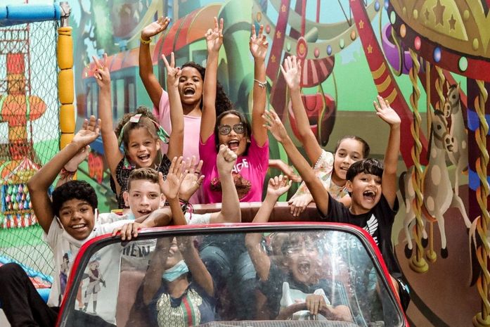 Comemoração das escolas campeãs do Concurso de Quadrilha é marcada por música e diversão