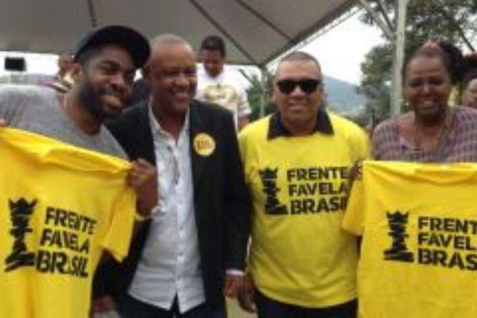 O ator Lázaro Ramos e os ativistas Celso Athayde, Preto Zezé e Eliana Custódio no lançamento do partido, no Rio