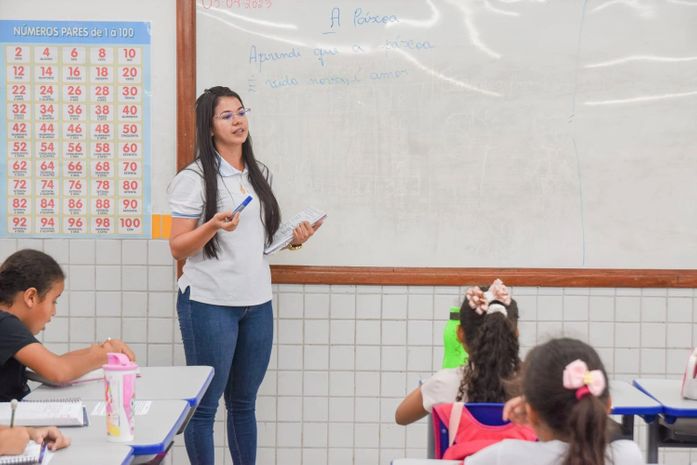 Professora de Pindorama participa de avaliação nacional do Ministério da Educação
