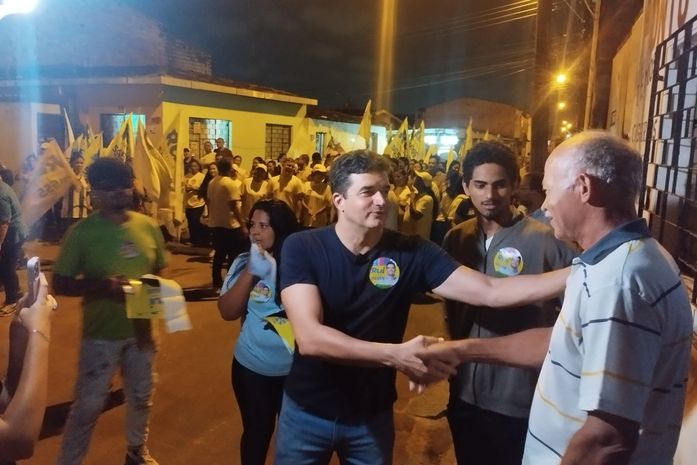 Primeira caminhada de setembro leva centenas ao Colina 2 para apoiar Rui vereador