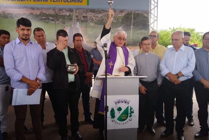 Teófilo entrega acesso asfaltado ao Morro Santo e anuncia R$ 12 milhões em obras em Arapiraca