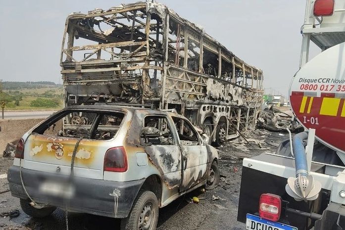 Acidente na Dutra deixa 6 mortos e 7 feridos; veja fotos