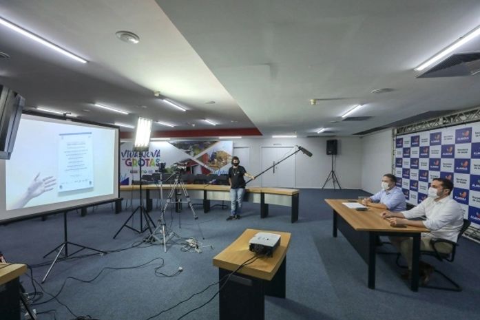 Governo entrega Centro de Atendimento à Covid-19 em Santana do Ipanema