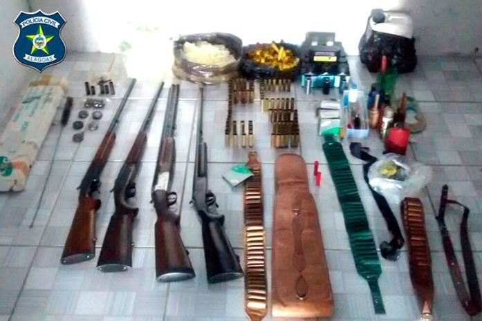 Material apreendido em fábrica artesanal de munições