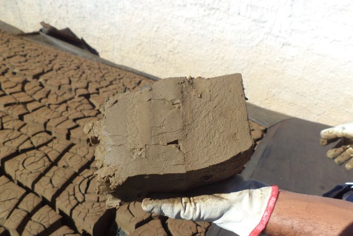 Agreste Saneamento amplia destinação sustentável do lodo de ETA para fabricação de tijolos