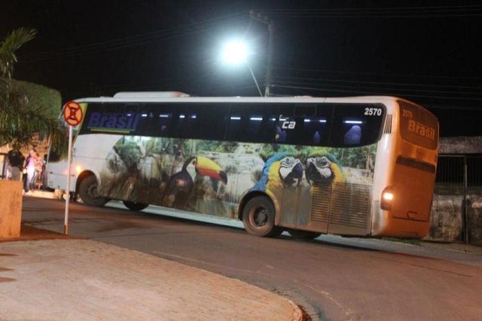Passageiro fica ferido durante tentativa de assalto a ônibus na BR-101