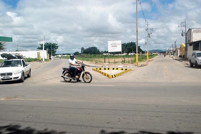 Prefeitura faz manutenção de sinalização horizontal em bairros de Arapiraca