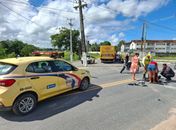 Ronda no Bairro auxilia vítima de acidente entre ônibus escolar e motocicleta