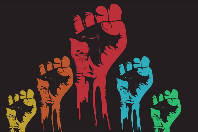 Os moradores de rua precisam de políticas que  garantam direitos e não  políticas de papelão.