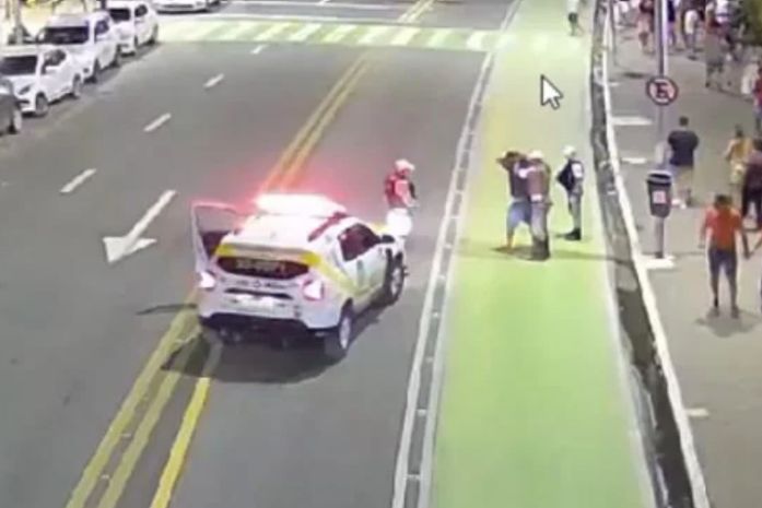 Dois homens são levados para a delegacia após briga e agressão com faca na orla da Pajuçara