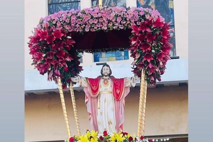 Procissão encerra a Festa do Sagrado Coração de Jesus no bairro Primavera em Arapiraca