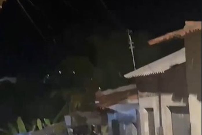 Troca de tiros entre suspeitos armados e PM assusta moradores do Benedito Bentes; veja vídeo