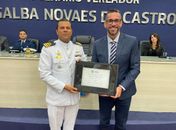 Leonardo Dias entrega Título de Cidadão Honorário de Maceió ao Capitão dos Portos, Rodrigo Garcia