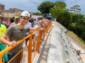 Prefeito JHC entrega contenção de encosta no Morada dos Palmares: “A espera acabou”