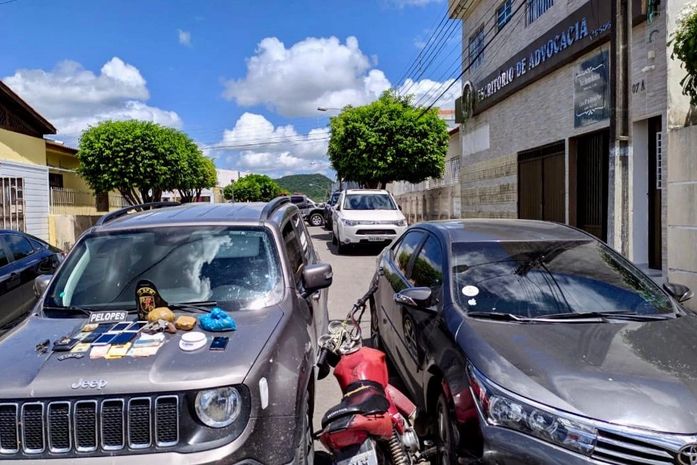 Operação integrada desarticula organização criminosa envolvida em tráfico e clonagem de veículos no Sertão