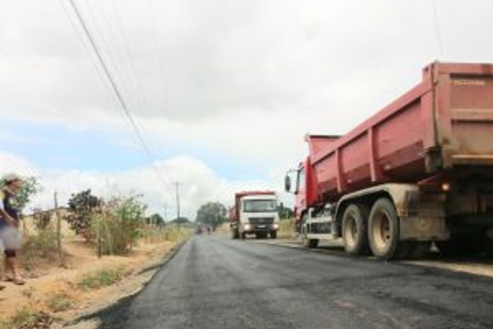 Pacote de investimentos prevê pavimentação asfáltica e mais quatro comunidades de Arapiraca