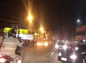 Por conta da falta de água, moradores bloqueiam avenida ateando fogo em pneus