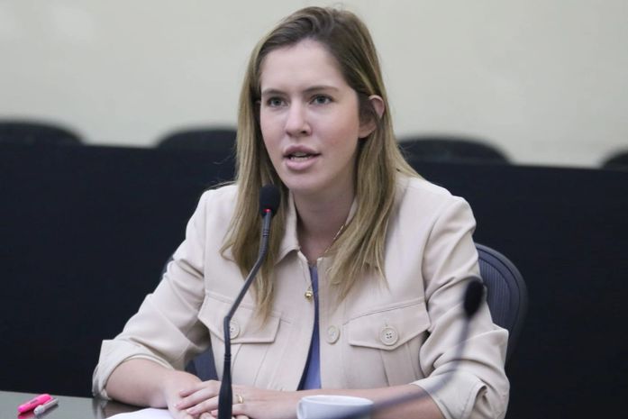 Cibele Moura reforça importância de projeto que torna essencial a atividade física