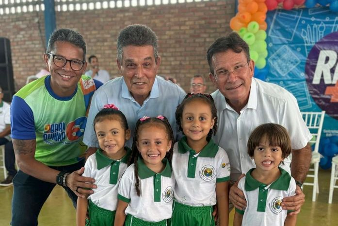 Educação de Branquinha inaugura mais uma quadra e entrega nova remessa de fardamentos e veículos