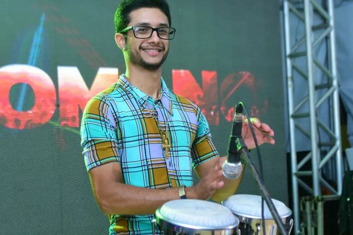Músico que desviou de pedestre e foi atingido por moto morre em hospital do Estado