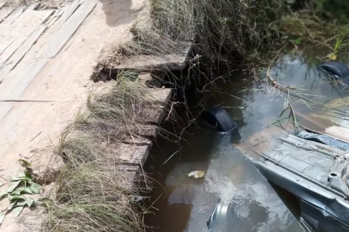 Mulher morre afogada após carro sair da pista e cair em rio no Litoral Norte de AL