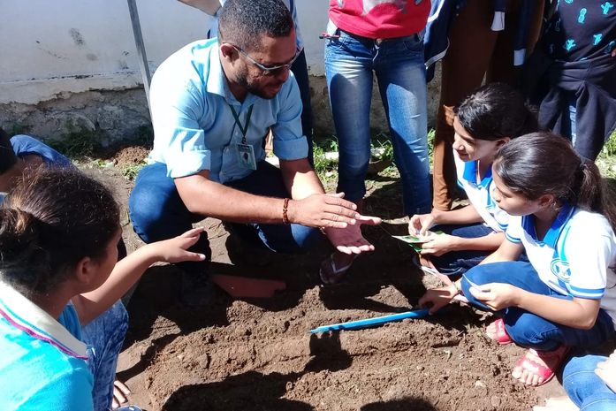 Prefeitura de Delmiro Gouveia dá início ao projeto Horta na Escola
