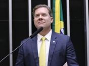 Projeto de Marx Beltrão para fortalecer o cuidado às pessoas com TEA avança na Câmara e recebe elogios de relator