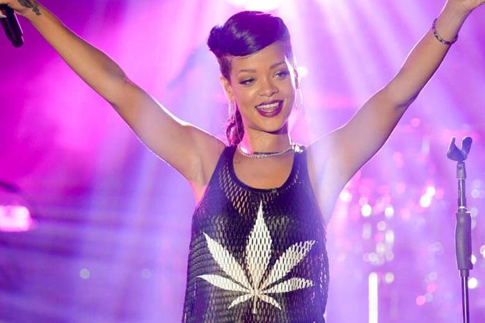 A cantora Rihanna diz que não pretende usar a população trans como ferramenta de marketing.