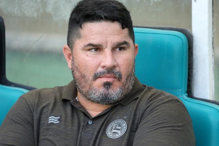 CRB age rápido e anuncia contratação do técnico Eduardo Barroca


