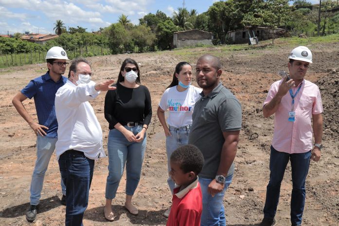 As seis mil famílias que residem no bairro Manoel Teles receberão os equipamentos sociais
