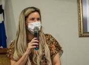 Prefeita Ceci Rocha lança Viva Bem Atalaia, programa de transferência de renda no município