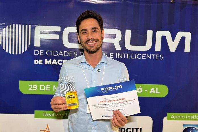 Prefeito Inovador: Prefeito de Santana do Mundaú recebe título no Fórum de Cidades Digitais e Inteligentes